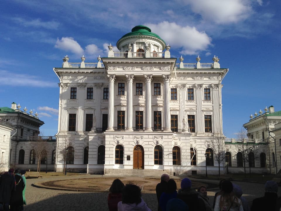 Весенняя экскурсия по «Дому Пашкова» (фото-2)